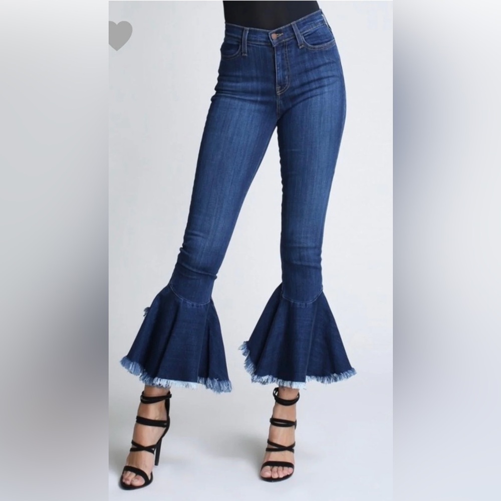 Women's VIBRANT MIU Jeans Blue Denim Ruffled Bell Bottom size 5 (26)